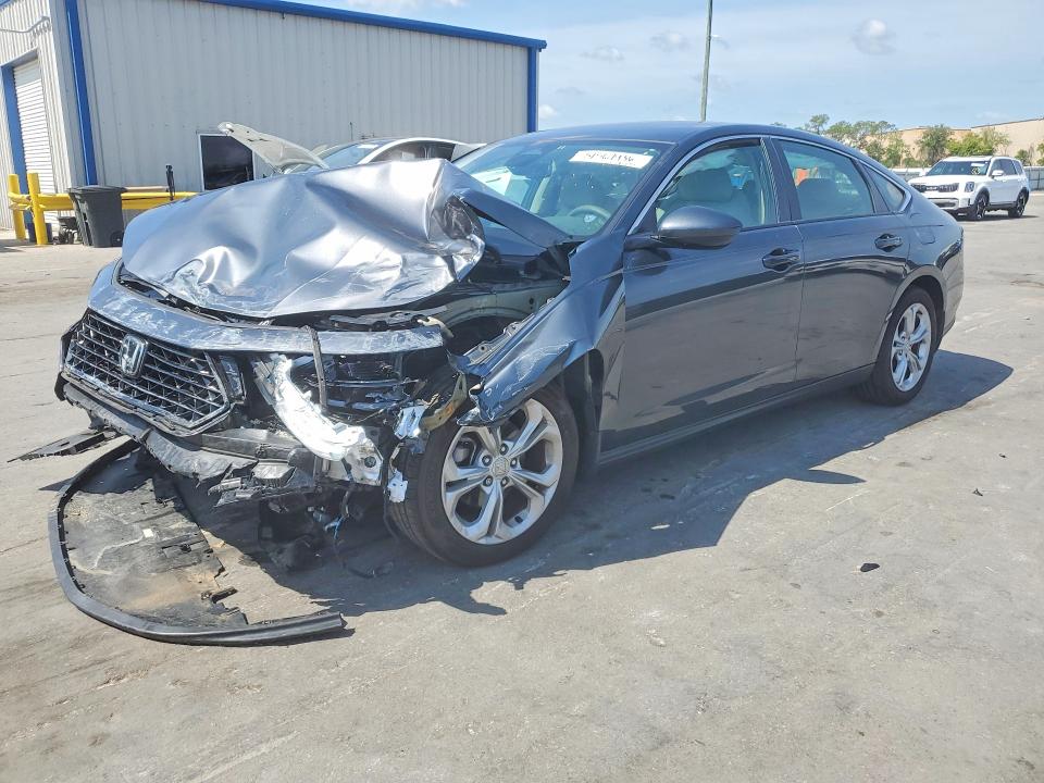 51567936 :رقم المزاد ، 1HGCY1F27RA080054 vin ، 2024 Honda Accord مزاد بيع