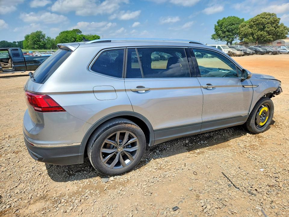 51438406 :رقم المزاد ، 3VV3B7AX6NM131872 vin ، 2022 Volkswagen Tiguan مزاد بيع