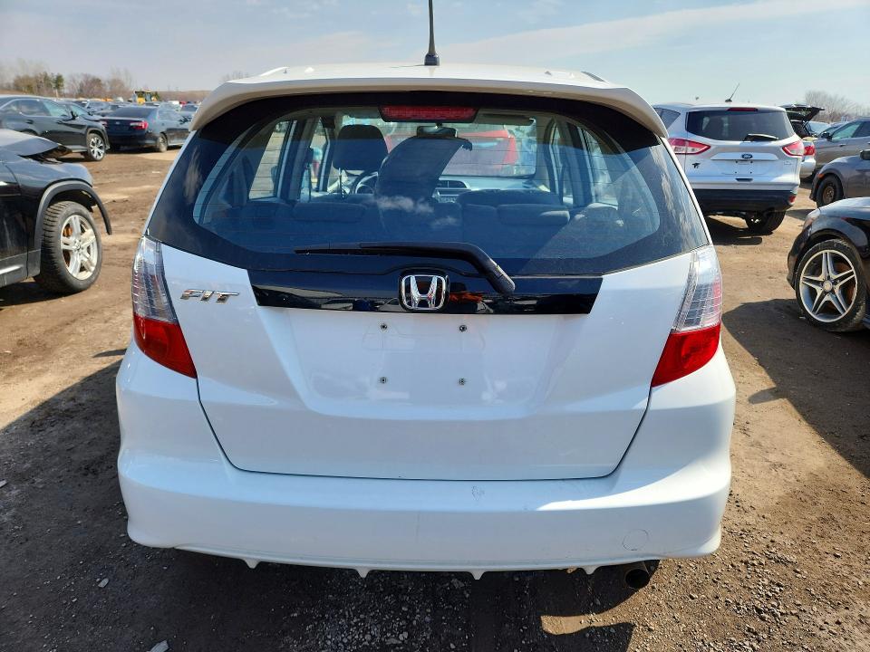 Продаж на аукціоні авто 2014 Honda Fit, vin: LUCGE8H56E3003436, номер лоту: 79920945