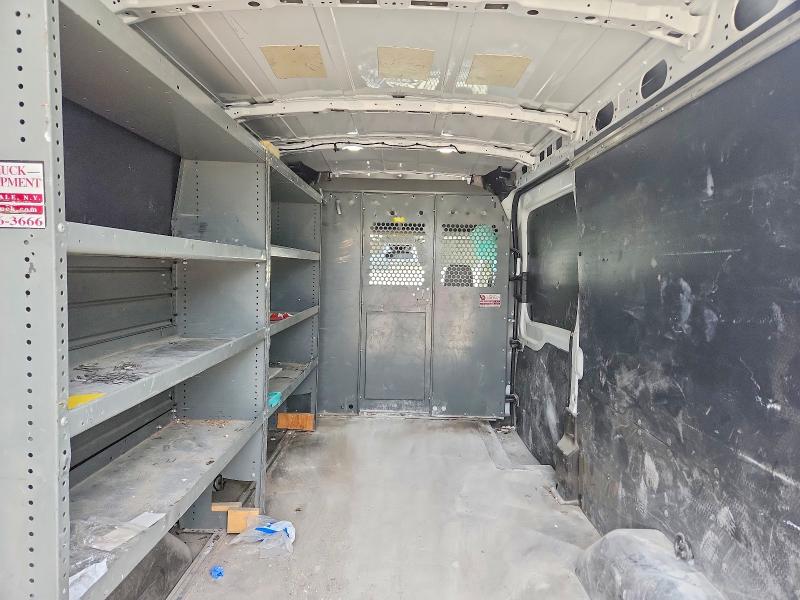 51272596 :رقم المزاد ، 1FTYR2CM8JKA62562 vin ، 2018 Ford Transit مزاد بيع