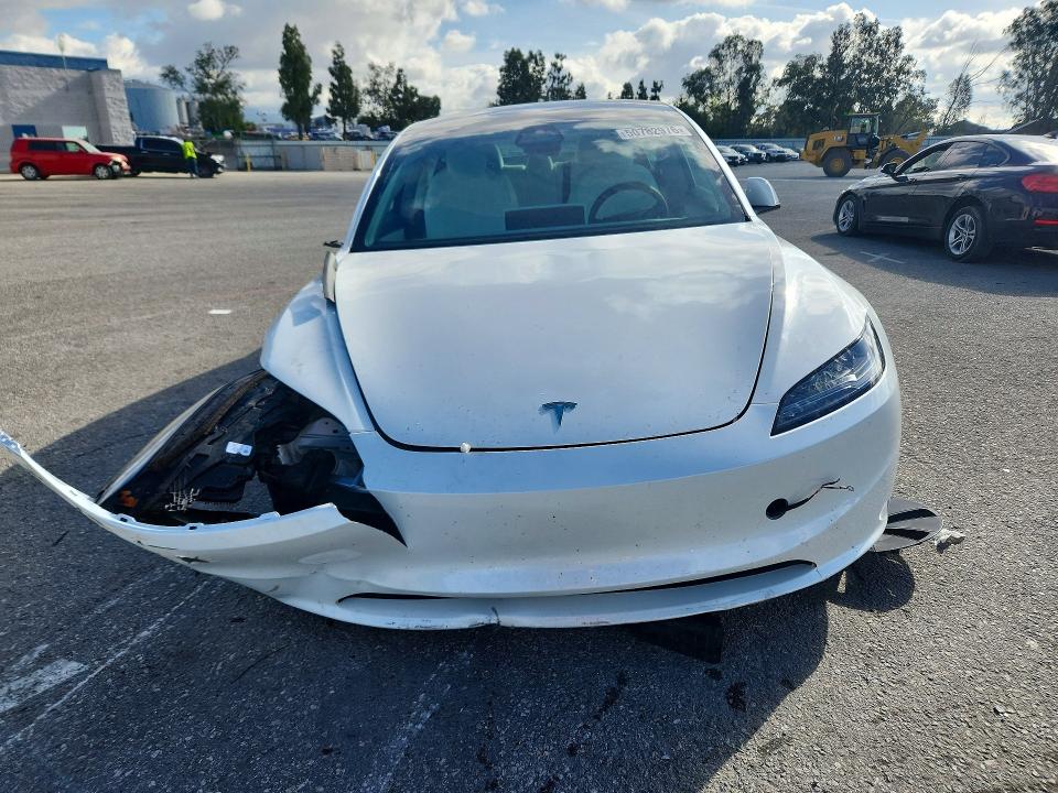 50782976 :رقم المزاد ، 5YJ3E1EA7SF913722 vin ، 2025 Tesla Model 3 مزاد بيع
