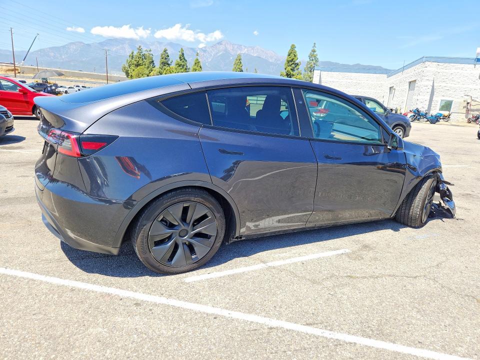 Продажа на аукционе авто 2024 Tesla Model Y, vin: 7SAYGDED9RF113920, номер лота: 51132286