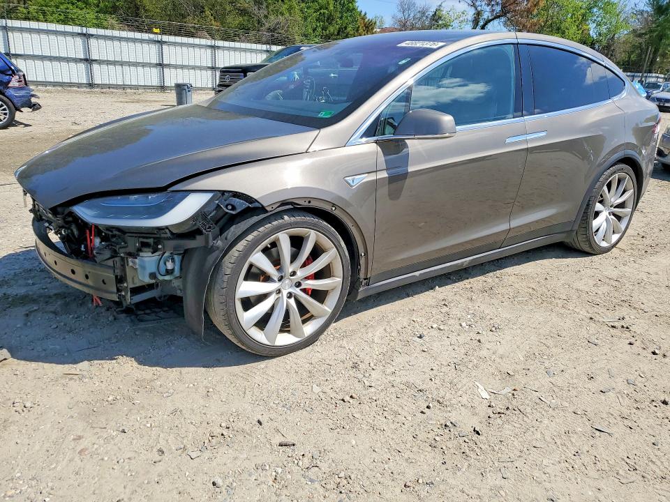 48821376 :رقم المزاد ، 5YJXCBE41GF013185 vin ، 2016 Tesla Model X مزاد بيع