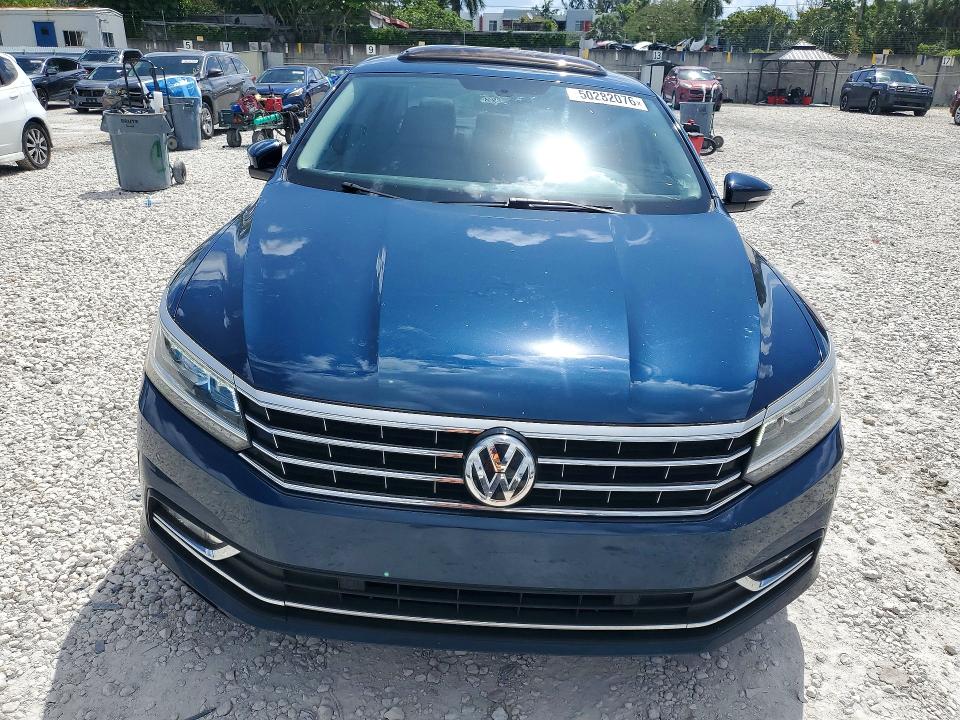 50282076 :رقم المزاد ، 1VWBA7A32JC018021 vin ، 2018 Volkswagen Passat مزاد بيع