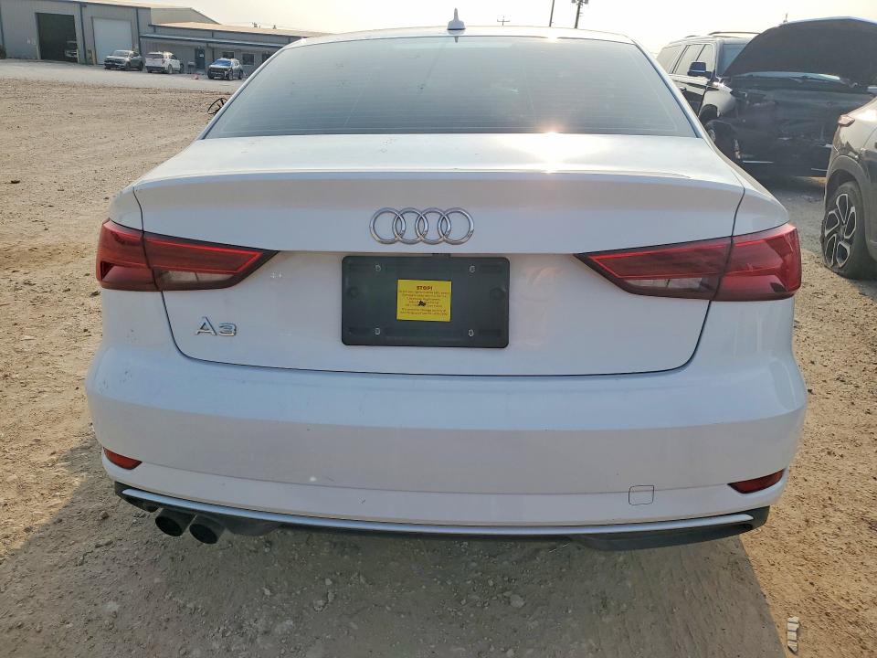 Продаж на аукціоні авто 2018 Audi A3, vin: WAUAUGFF1J1062531, номер лоту: 51499516