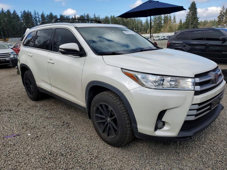 Продажа на аукционе авто 2019 Toyota Highlander, vin: 5TDJZRFH9KS620437, номер лота: 49014126