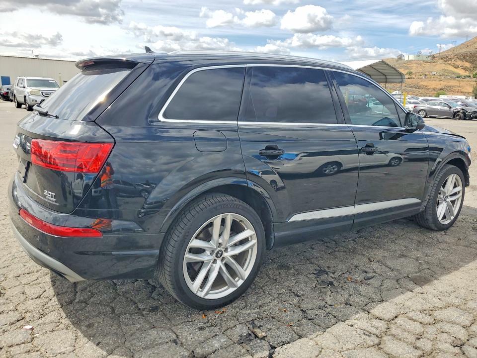 50956476 :رقم المزاد ، WA1VAAF71HD056198 vin ، 2017 Audi Q7 مزاد بيع