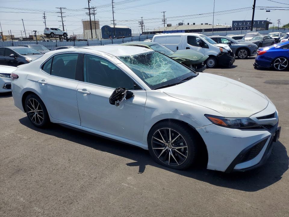 Продаж на аукціоні авто 2022 Toyota Camry, vin: 4T1G11AK2NU051819, номер лоту: 52077726