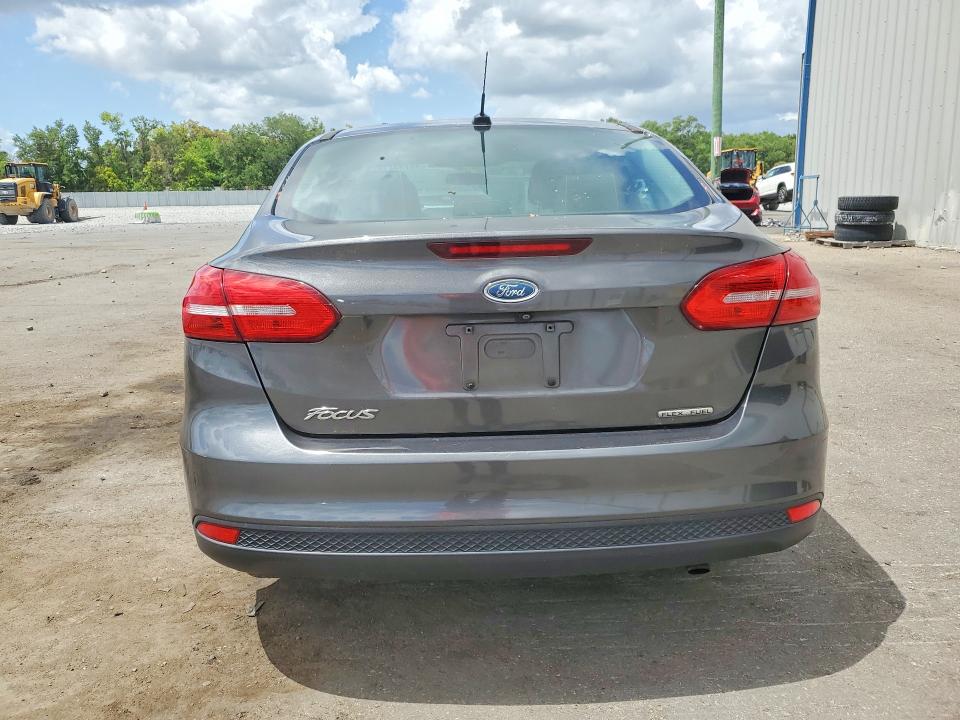 48795216 :رقم المزاد ، 1FADP3E26FL271313 vin ، 2015 Ford Focus مزاد بيع