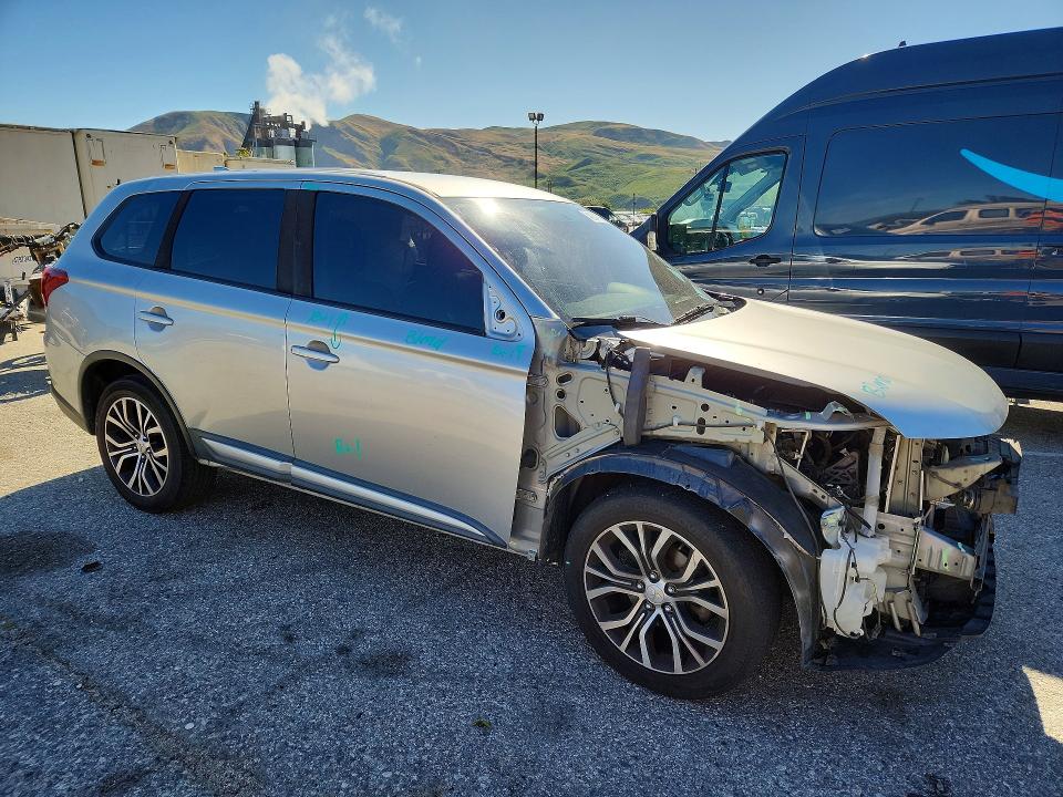 Продаж на аукціоні авто 2018 Mitsubishi Outlander, vin: JA4AD3A3XJZ054593, номер лоту: 48847736