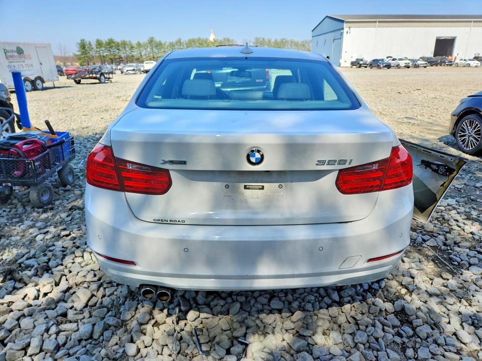 2015 Bmw 328 მანქანა იყიდება აუქციონზე, vin: WBA3B5C5XFF961980, აუქციონის ნომერი: 49382686