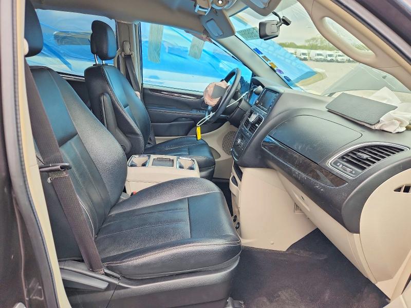 51696066 :رقم المزاد ، 2C4RC1BG8GR253341 vin ، 2016 Chrysler Town & Country مزاد بيع