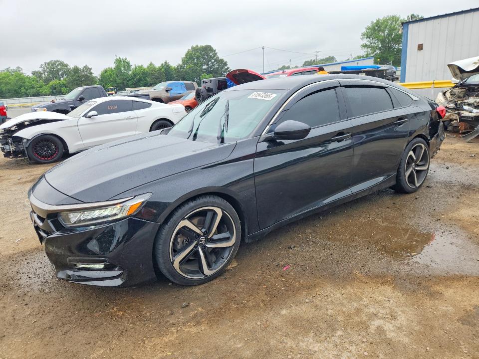 51543356 :رقم المزاد ، 1HGCV1F38JA173252 vin ، 2018 Honda Accord مزاد بيع