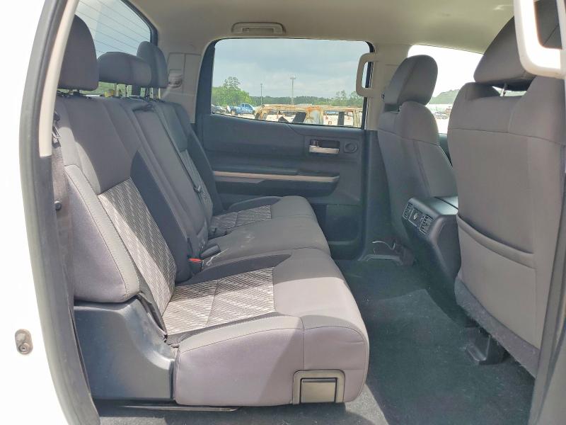 47208606 :رقم المزاد ، 5TFDW5F18JX687024 vin ، 2018 Toyota Tundra مزاد بيع