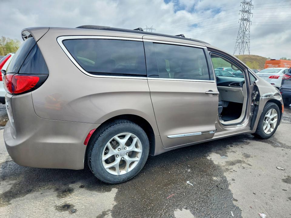 Продаж на аукціоні авто 2017 Chrysler Pacifica, vin: 2C4RC1BG5HR809557, номер лоту: 51191606