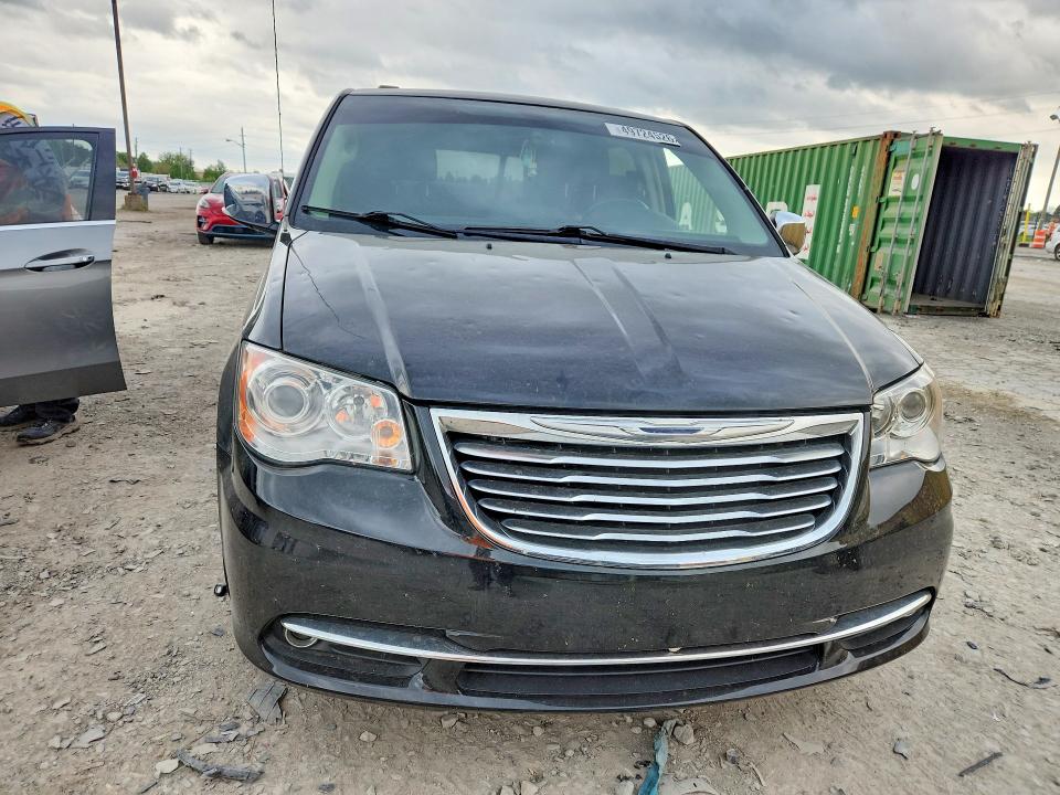 49724526 :رقم المزاد ، 2C4RC1GGXFR655692 vin ، 2015 Chrysler Town & Country مزاد بيع