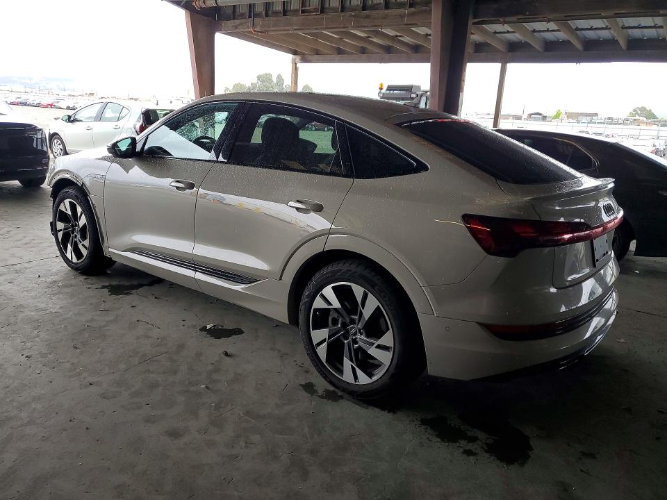 2022 Audi E-tron მანქანა იყიდება აუქციონზე, vin: WA11AAGE3NB034609, აუქციონის ნომერი: 48158106