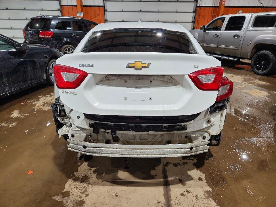 2018 Chevrolet Cruze მანქანა იყიდება აუქციონზე, vin: 1G1BE5SM2J7189713, აუქციონის ნომერი: 48645396