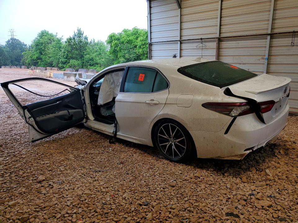 51499266 :رقم المزاد ، 4T1G11AKXNU684584 vin ، 2022 Toyota Camry مزاد بيع