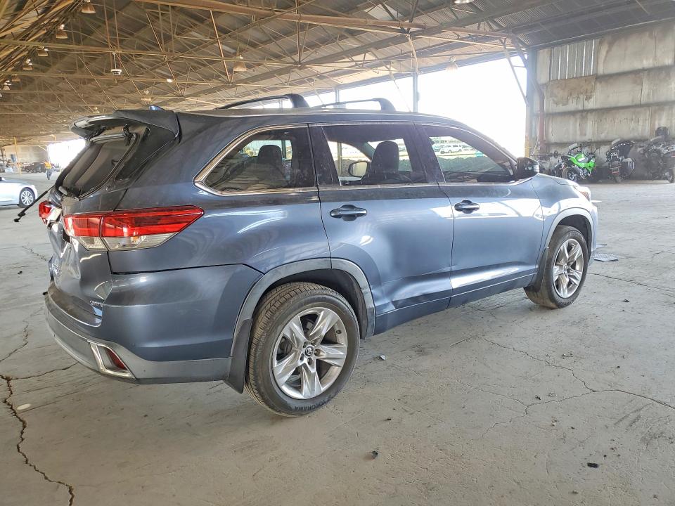 2018 Toyota Highlander მანქანა იყიდება აუქციონზე, vin: 5TDYZRFH3JS275466, აუქციონის ნომერი: 51490236