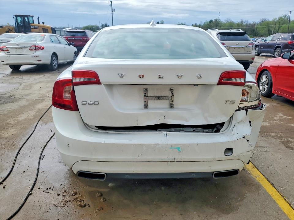 2015 Volvo S60 მანქანა იყიდება აუქციონზე, vin: YV126MFK5F1340149, აუქციონის ნომერი: 48615116