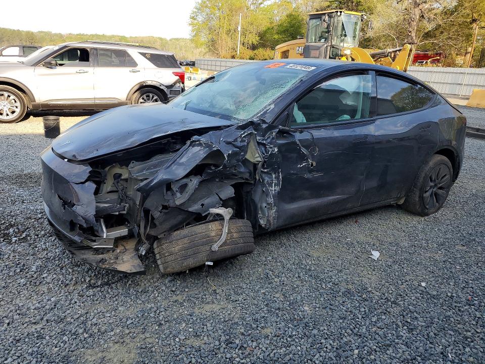 2025 Tesla Model Y მანქანა იყიდება აუქციონზე, vin: 7SAYGDED1SA365440, აუქციონის ნომერი: 48121046