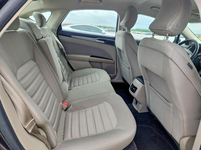 50516136 :رقم المزاد ، 3FA6P0HD2KR136426 vin ، 2019 Ford Fusion مزاد بيع