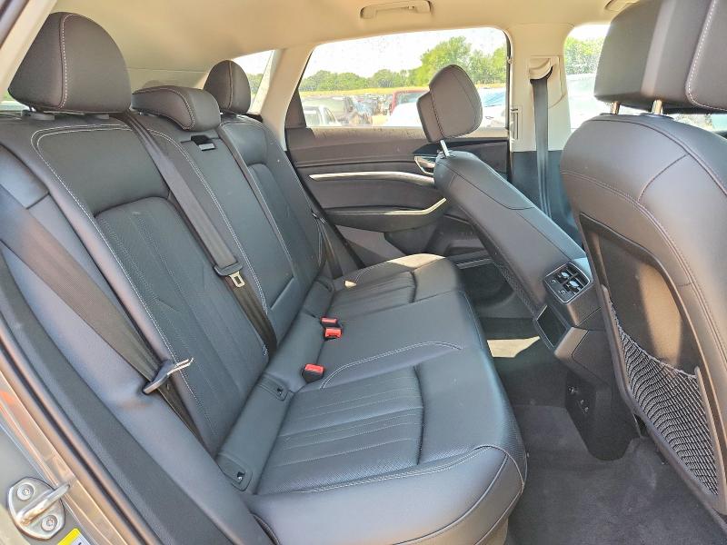 50788046 :رقم المزاد ، WA15AAGE2RB050596 vin ، 2024 Audi Q8 E-tron مزاد بيع