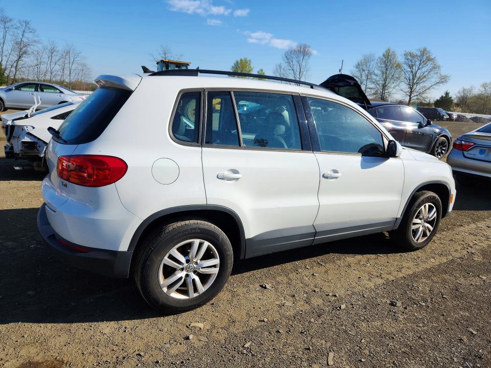 49938516 :رقم المزاد ، WVGAV7AX5HK015972 vin ، 2017 Volkswagen Tiguan مزاد بيع