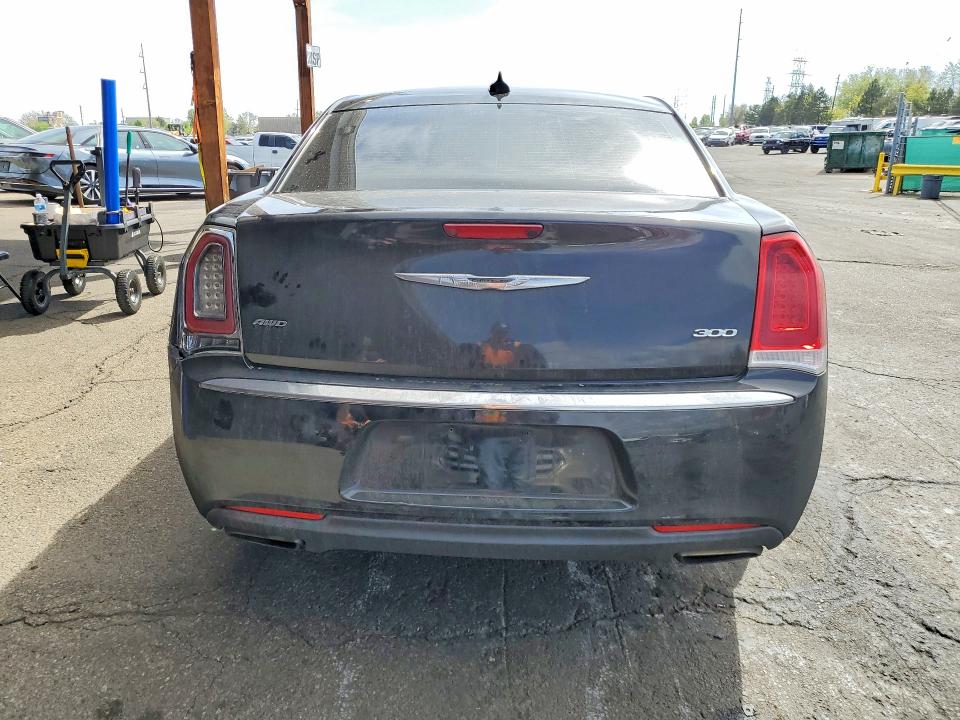 2015 Chrysler 300 მანქანა იყიდება აუქციონზე, vin: 2C3CCARG0FH830979, აუქციონის ნომერი: 49551756