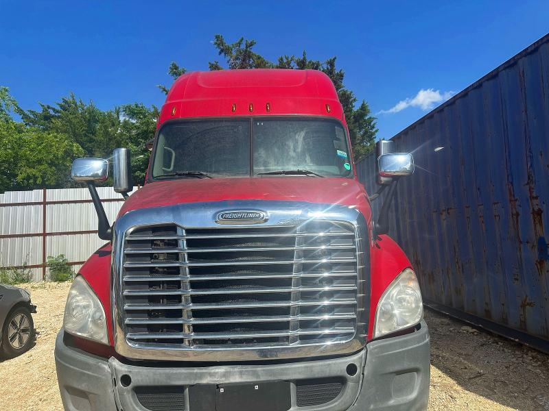 Auction sale of the 2017 Freightliner Cascadia 125, vin: 3AKJGLDR2HSHF4212, lot number: 51526296