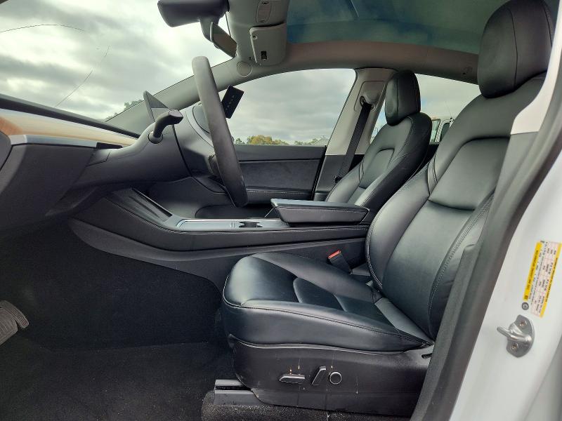 49137226 :رقم المزاد ، 5YJYGDEE5MF229307 vin ، 2021 Tesla Model Y مزاد بيع