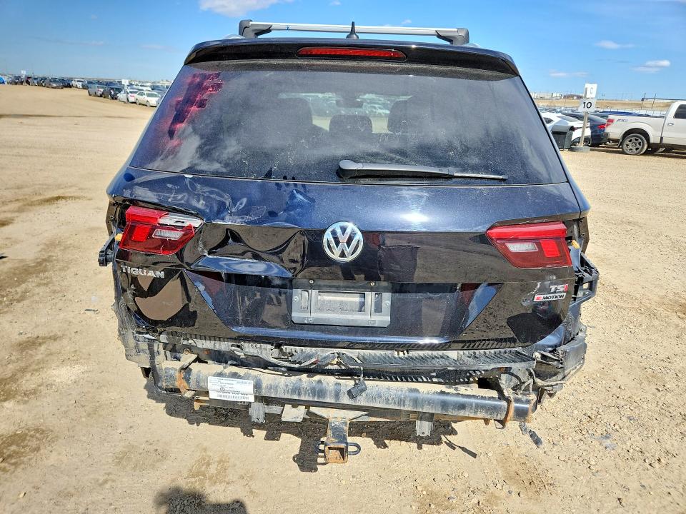 50074556 :رقم المزاد ، 3VV4B7AX5JM211856 vin ، 2018 Volkswagen Tiguan مزاد بيع
