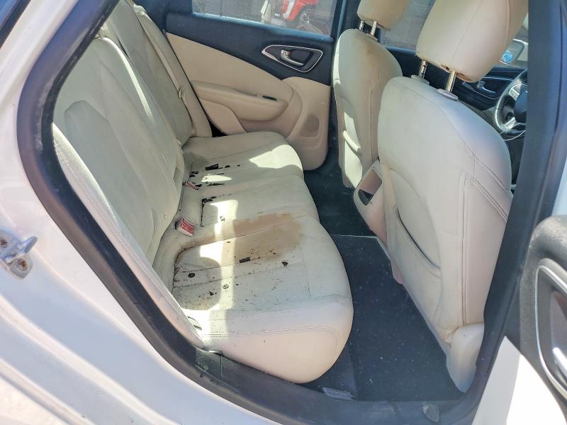 Продажа на аукционе авто 2015 Chrysler 200, vin: 1C3CCCAB1FN556162, номер лота: 49643766