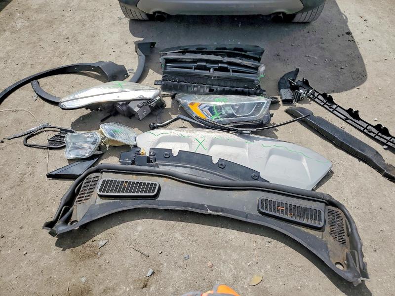 49739156 :رقم المزاد ، 1FMCU9HD8KUA75131 vin ، 2019 Ford Escape مزاد بيع