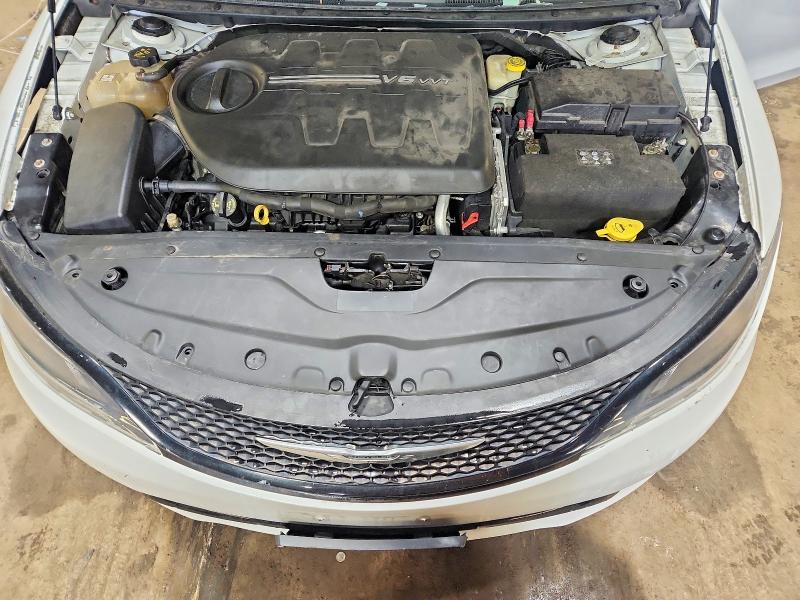 51339356 :رقم المزاد ، 1C3CCCDG6FN553751 vin ، 2015 Chrysler 200 مزاد بيع