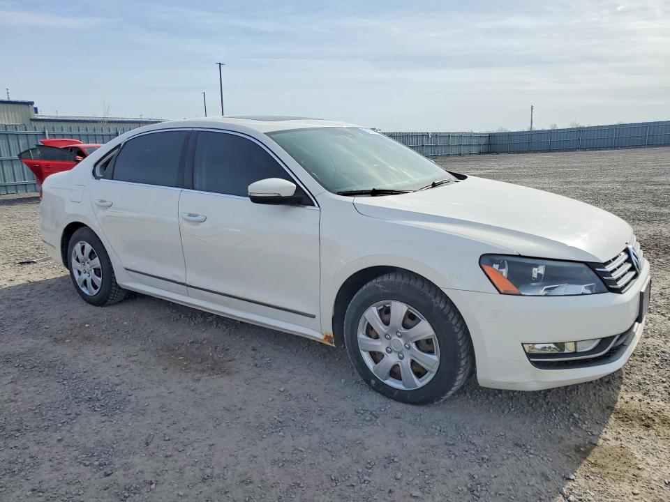 51276116 :رقم المزاد ، 1VWBN7A38EC078881 vin ، 2014 Volkswagen Passat مزاد بيع