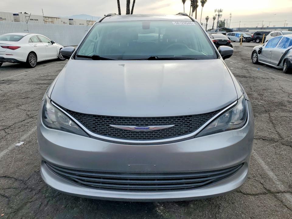 50129546 :رقم المزاد ، 2C4RC1DG6LR148966 vin ، 2020 Chrysler Voyager مزاد بيع