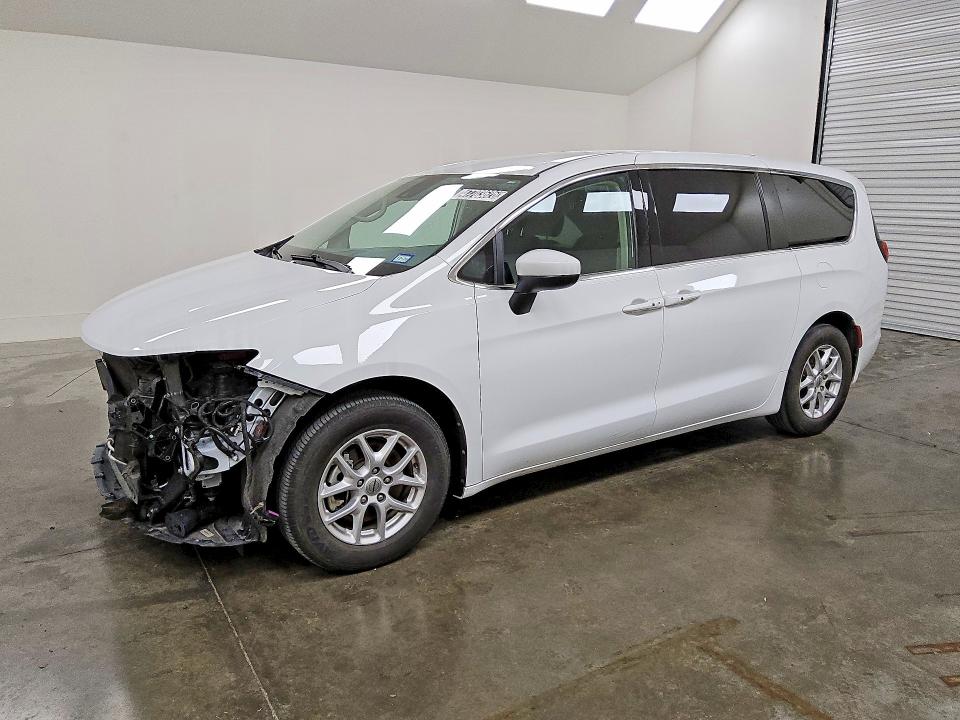 2023 Chrysler Voyager მანქანა იყიდება აუქციონზე, vin: 2C4RC1CG7PR537512, აუქციონის ნომერი: 47703626