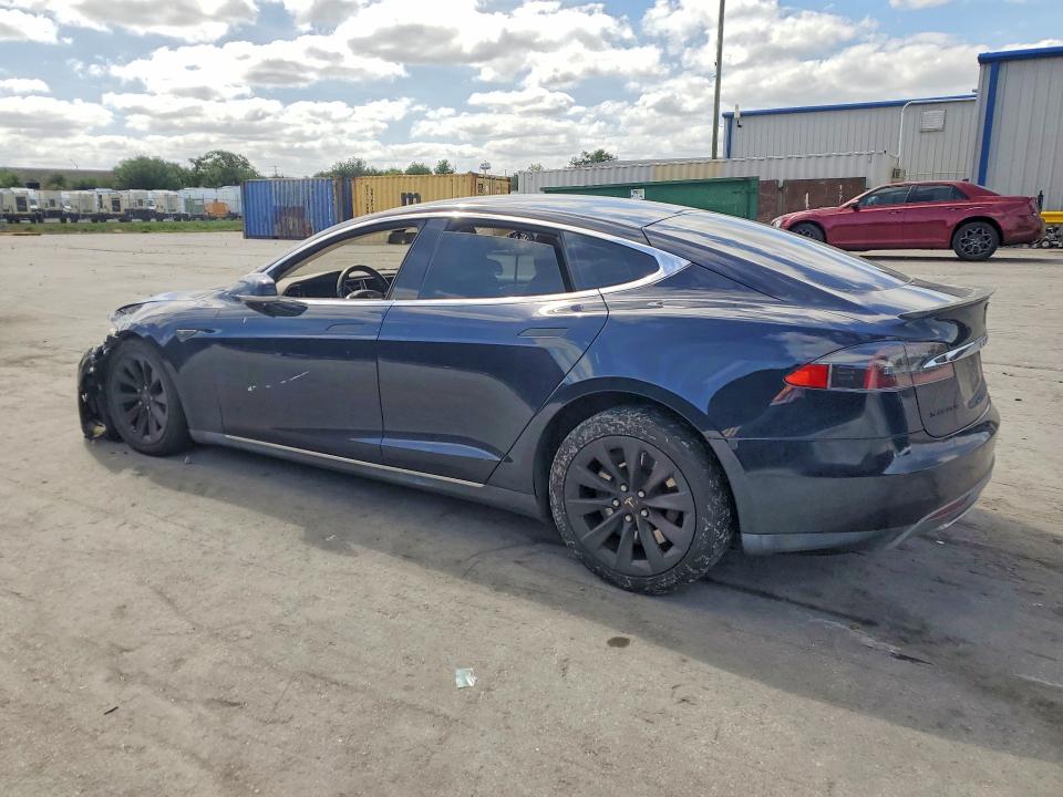 Продажа на аукционе авто 2015 Tesla Model S, vin: 5YJSA1H23FFP77364, номер лота: 49429146