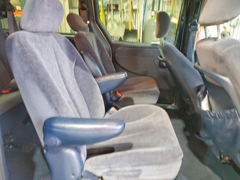 Продаж на аукціоні авто 2001 Chrysler Town & Country, vin: 2C8GP54L81R203171, номер лоту: 49242506