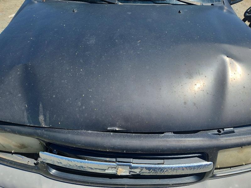 49966146 :رقم المزاد ، 2CNBJ13C2Y6914377 vin ، 2000 Chevrolet Tracker مزاد بيع