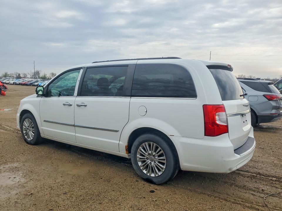 49924316 :رقم المزاد ، 2C4RC1CG0FR574450 vin ، 2015 Chrysler Town & Country مزاد بيع