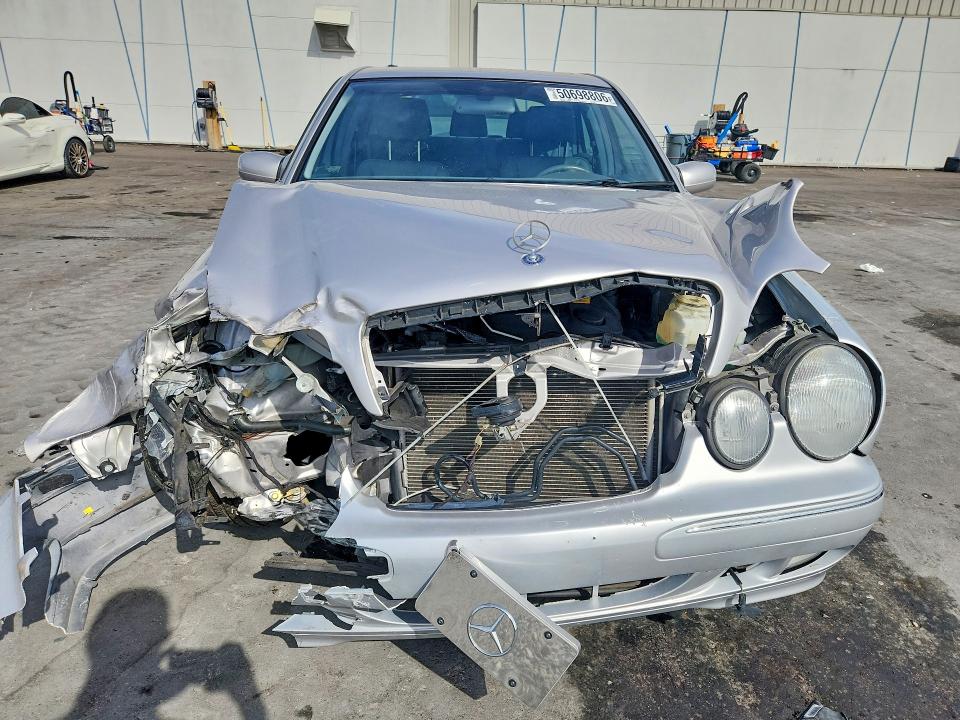 50698806 :رقم المزاد ، WDBJF65JX2B494963 vin ، 2002 Mercedes-benz E مزاد بيع