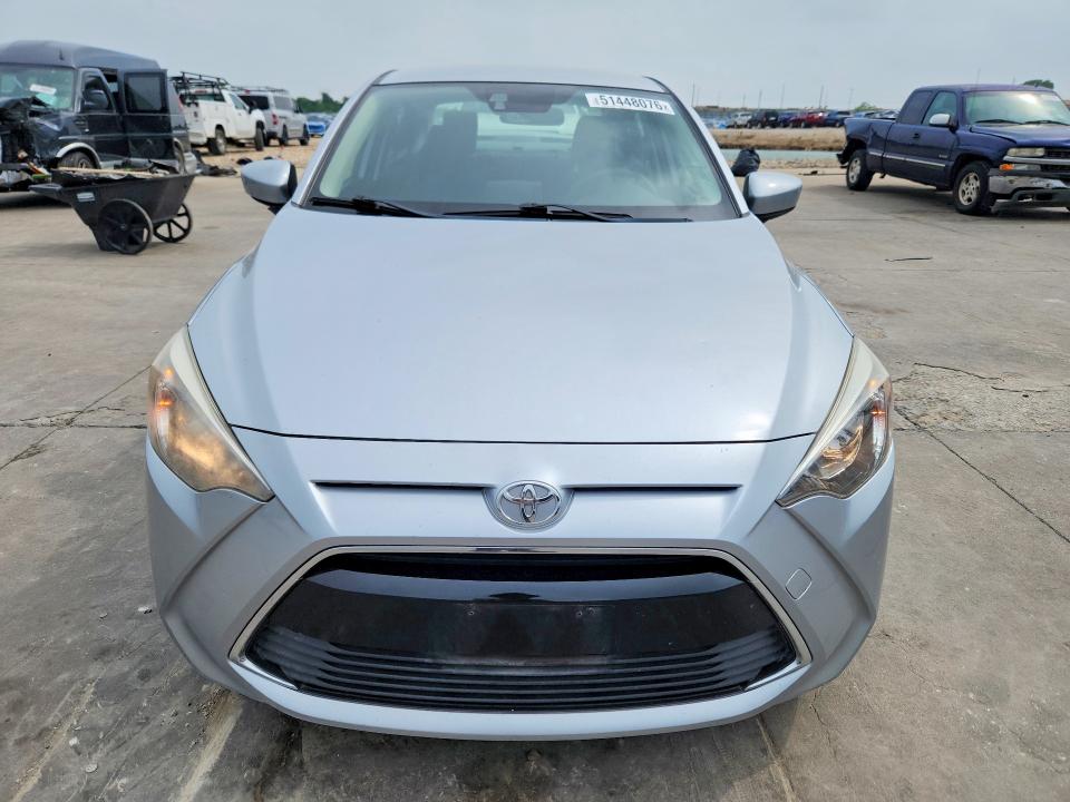 51448076 :رقم المزاد ، 3MYDLBYV7JY326326 vin ، 2018 Toyota Yaris Ia مزاد بيع