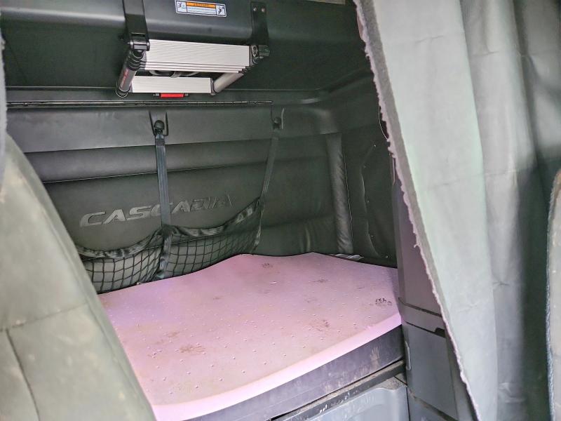 Продажа на аукционе авто 2023 Freightliner Cascadia 126, vin: 3AKJHHDR6PSNW6416, номер лота: 46927806