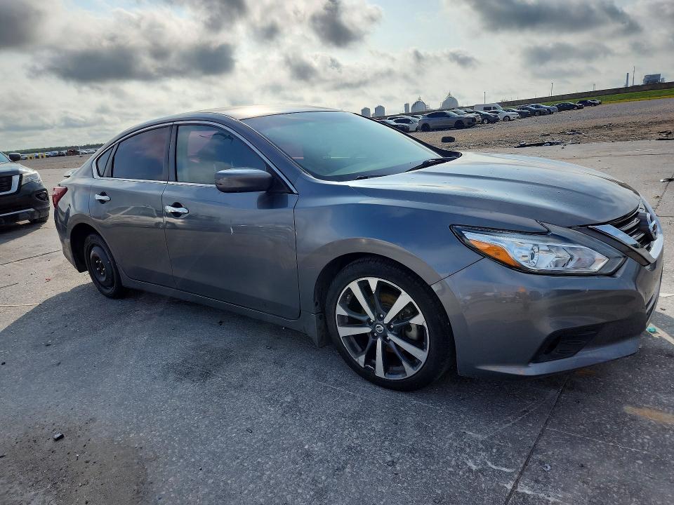 2017 Nissan Altima მანქანა იყიდება აუქციონზე, vin: 1N4AL3AP6HC483387, აუქციონის ნომერი: 50633166