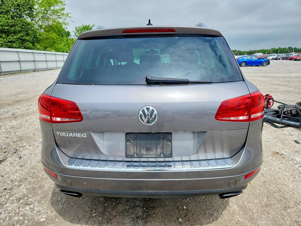 49149786 :رقم المزاد ، WVGFF9BP6BD000664 vin ، 2011 Volkswagen Touareg مزاد بيع