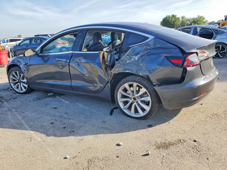 48135386 :رقم المزاد ، 5YJ3E1EA7JF007813 vin ، 2018 Tesla Model 3 مزاد بيع
