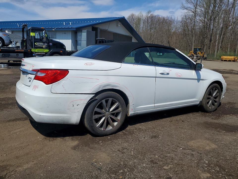 49939336 :رقم المزاد ، 1C3BC8EG8BN611327 vin ، 2011 Chrysler 200 مزاد بيع